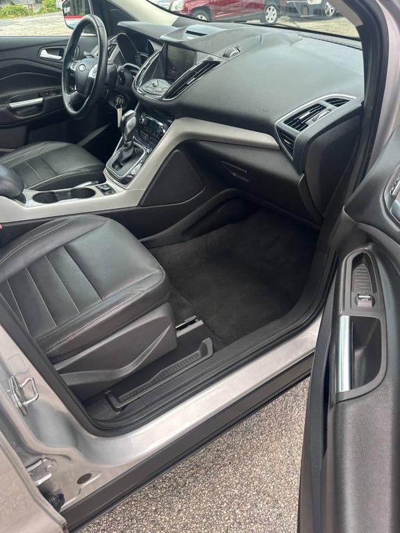 used 2013 Ford Escape car, priced at $5,900