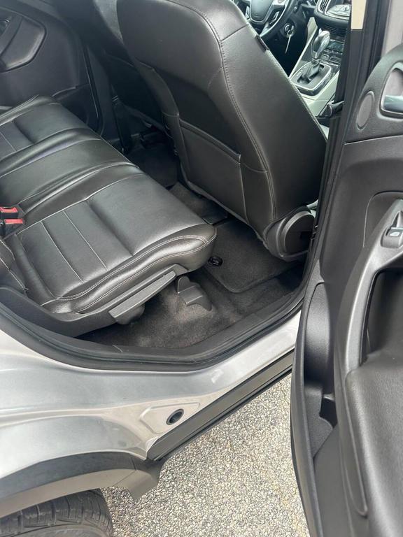 used 2013 Ford Escape car, priced at $5,900