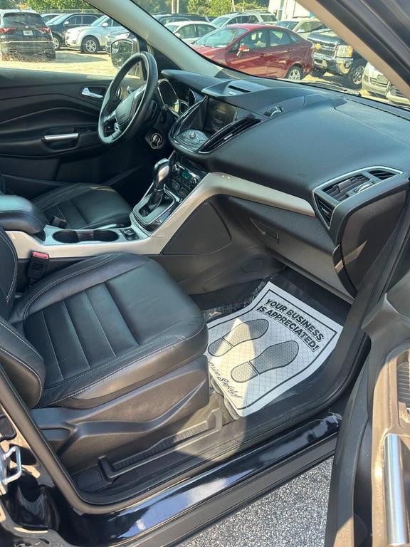 used 2013 Ford Escape car, priced at $5,900