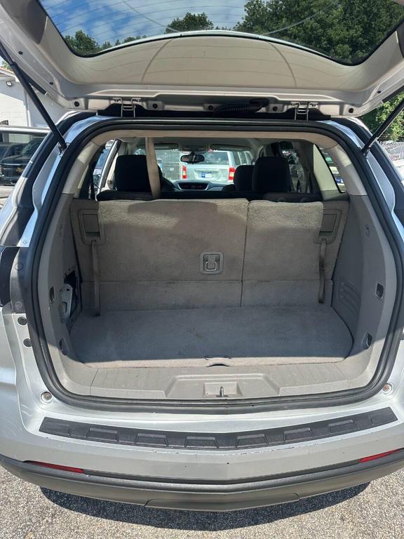 used 2013 Chevrolet Traverse car, priced at $5,900