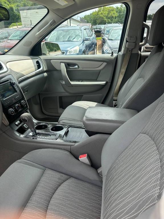 used 2016 Chevrolet Traverse car, priced at $5,700