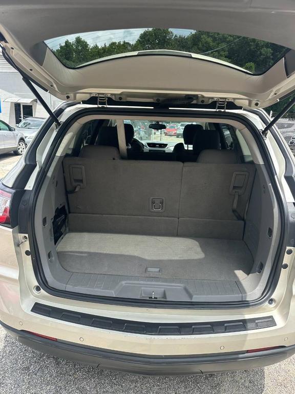 used 2016 Chevrolet Traverse car, priced at $5,700