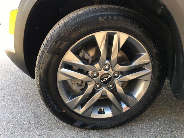 used 2023 Kia Seltos car, priced at $21,556