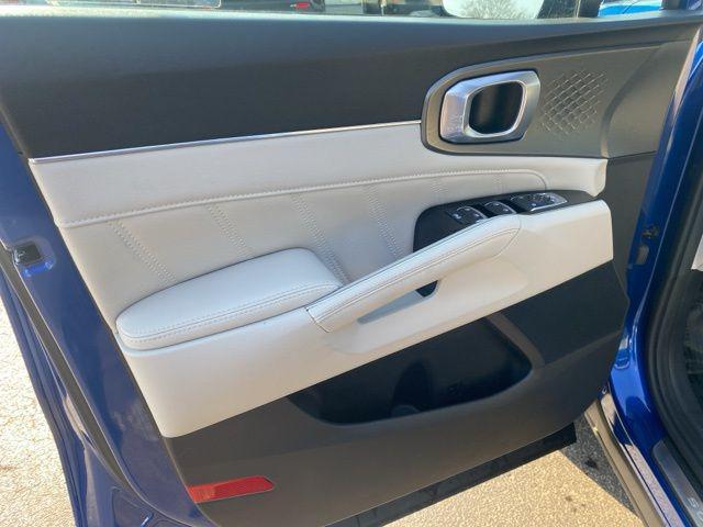 used 2023 Kia Sorento car, priced at $32,684