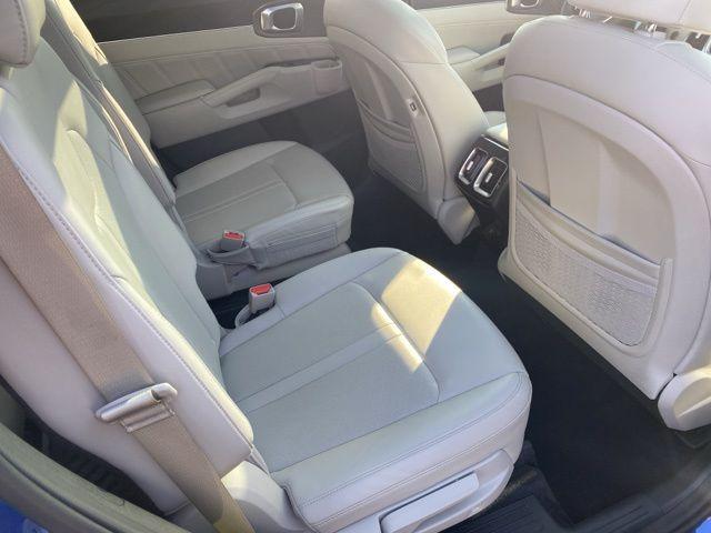 used 2023 Kia Sorento car, priced at $32,684