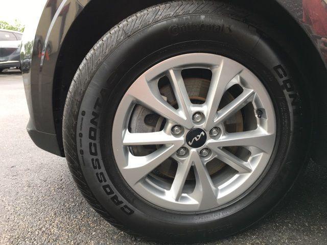used 2024 Kia Carnival car, priced at $33,809