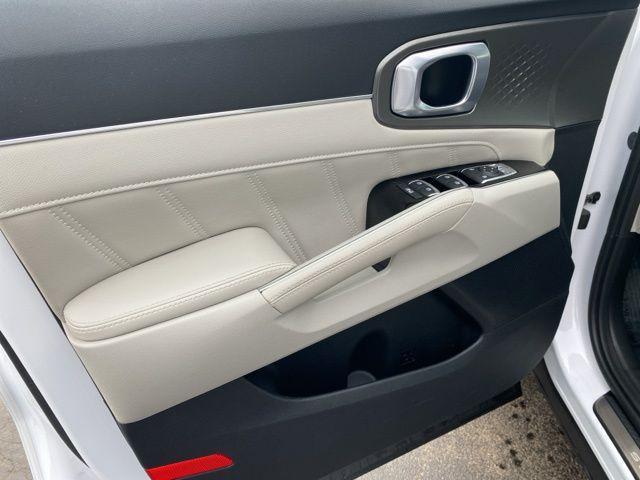 used 2023 Kia Sorento car, priced at $33,875