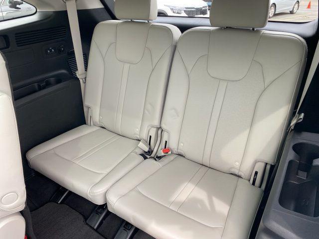 used 2023 Kia Sorento car, priced at $33,875
