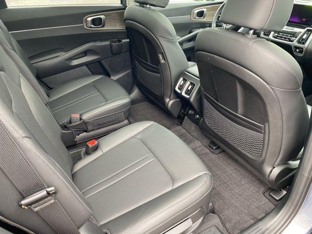 used 2023 Kia Sorento car, priced at $34,076