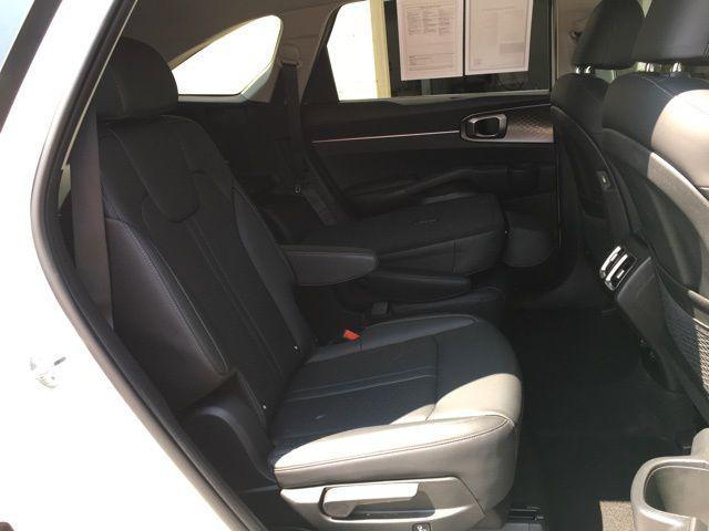 used 2023 Kia Sorento Hybrid car, priced at $33,912