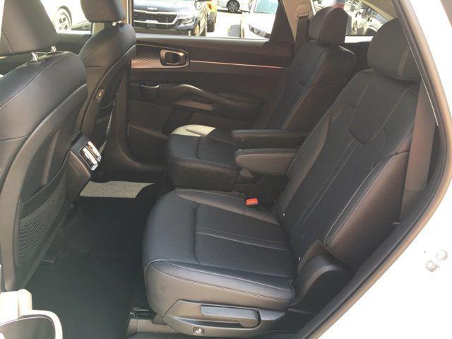 used 2023 Kia Sorento Hybrid car, priced at $33,912