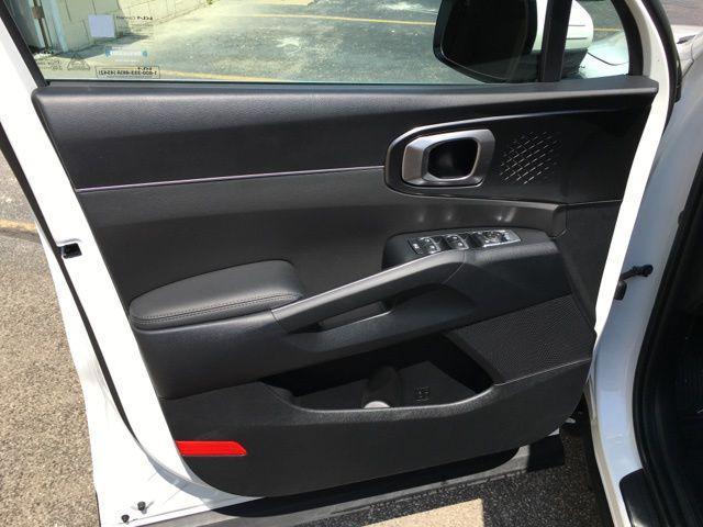 used 2023 Kia Sorento Hybrid car, priced at $33,912