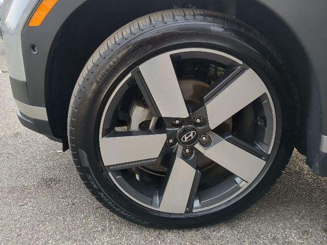 used 2024 Hyundai Santa Fe car, priced at $37,095