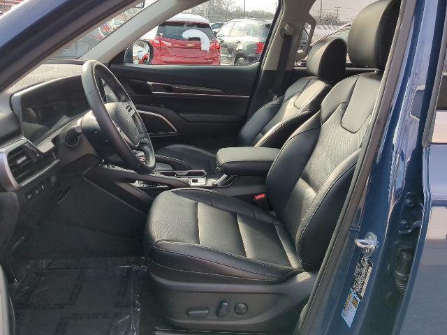 used 2023 Kia Telluride car, priced at $33,002