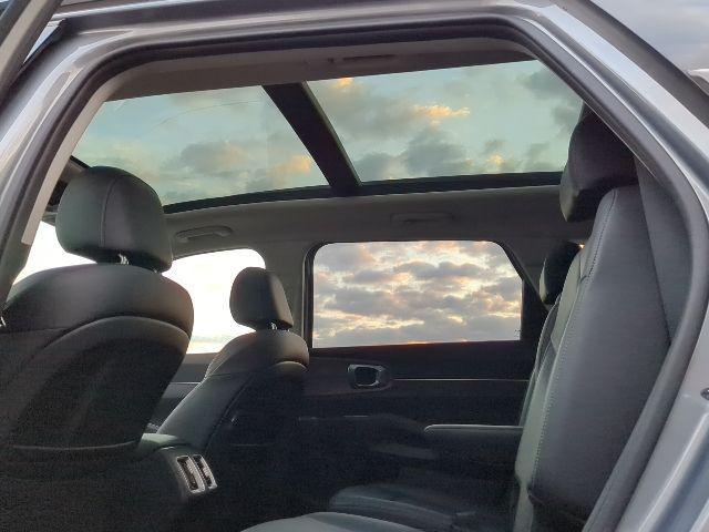 used 2023 Kia Sorento car, priced at $29,929