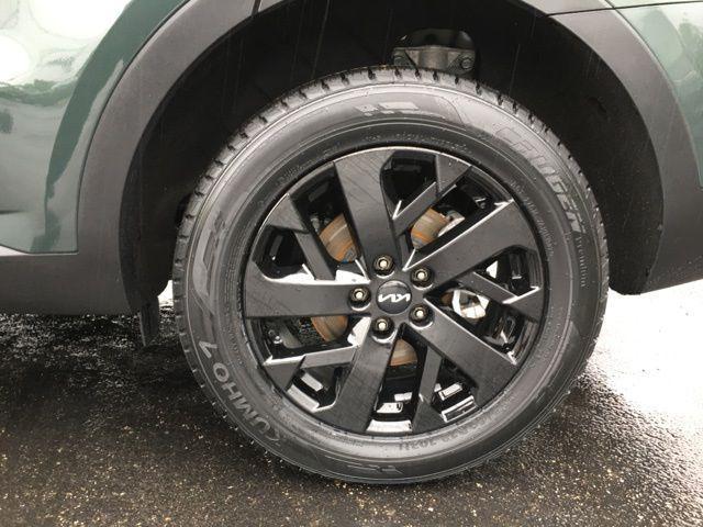 used 2023 Kia Sorento car, priced at $30,139