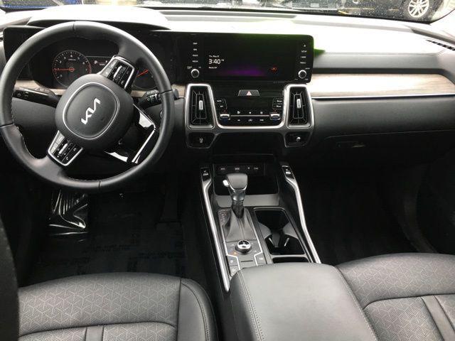 used 2023 Kia Sorento car, priced at $30,139