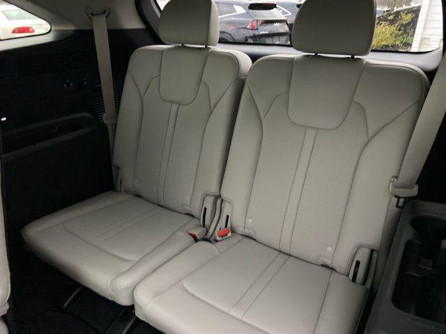 used 2023 Kia Sorento car, priced at $31,207