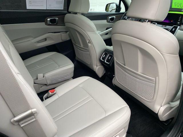 used 2023 Kia Sorento car, priced at $31,207