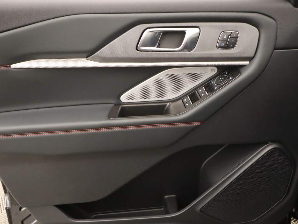 new 2025 Ford Explorer car, priced at $59,600