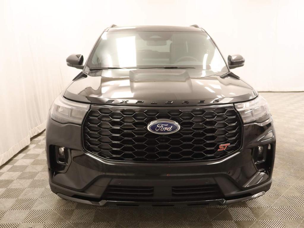 new 2025 Ford Explorer car, priced at $59,600