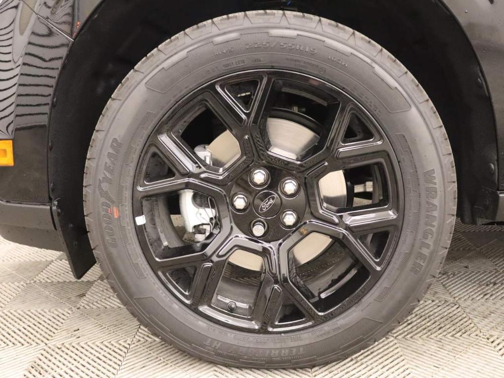 new 2025 Ford Maverick car, priced at $31,990