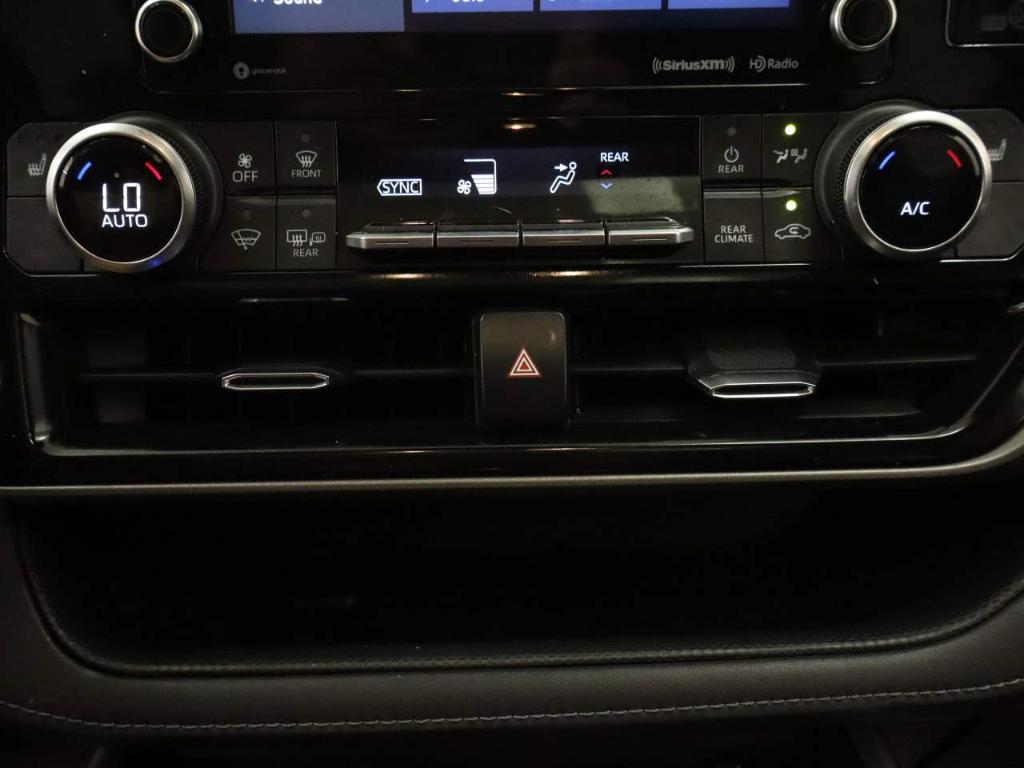 used 2021 Toyota Highlander car, priced at $31,995
