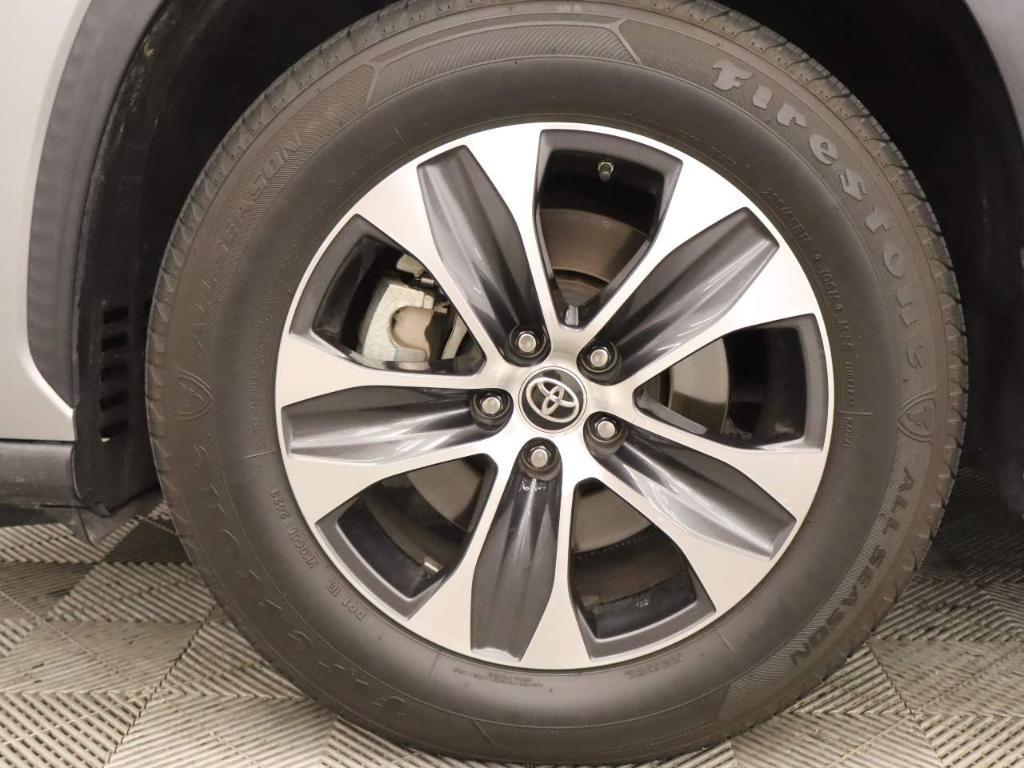 used 2021 Toyota Highlander car, priced at $31,995