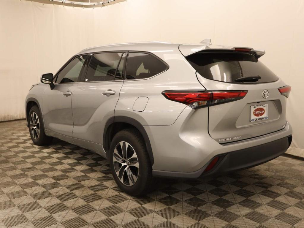 used 2021 Toyota Highlander car, priced at $31,995