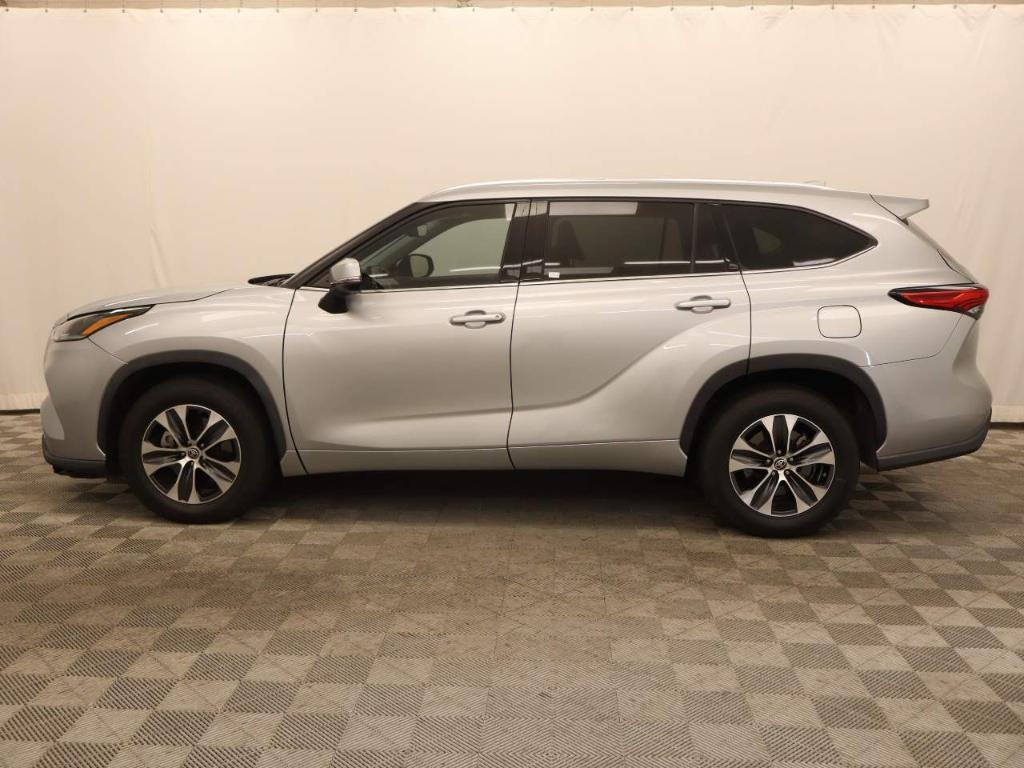 used 2021 Toyota Highlander car, priced at $31,995