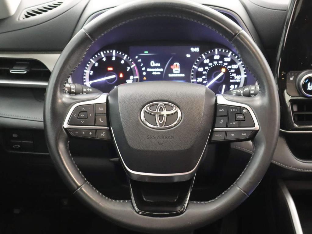 used 2021 Toyota Highlander car, priced at $31,995