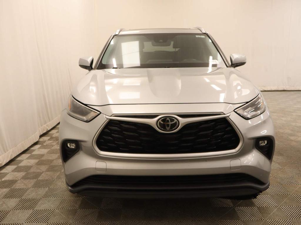 used 2021 Toyota Highlander car, priced at $31,995