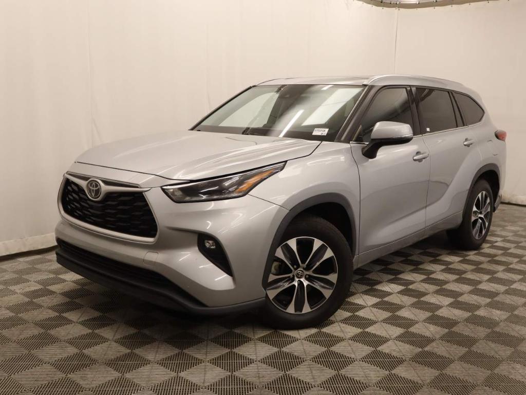 used 2021 Toyota Highlander car, priced at $31,995