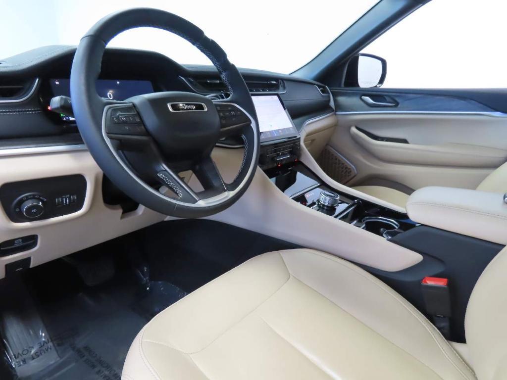 used 2023 Jeep Grand Cherokee car, priced at $33,629