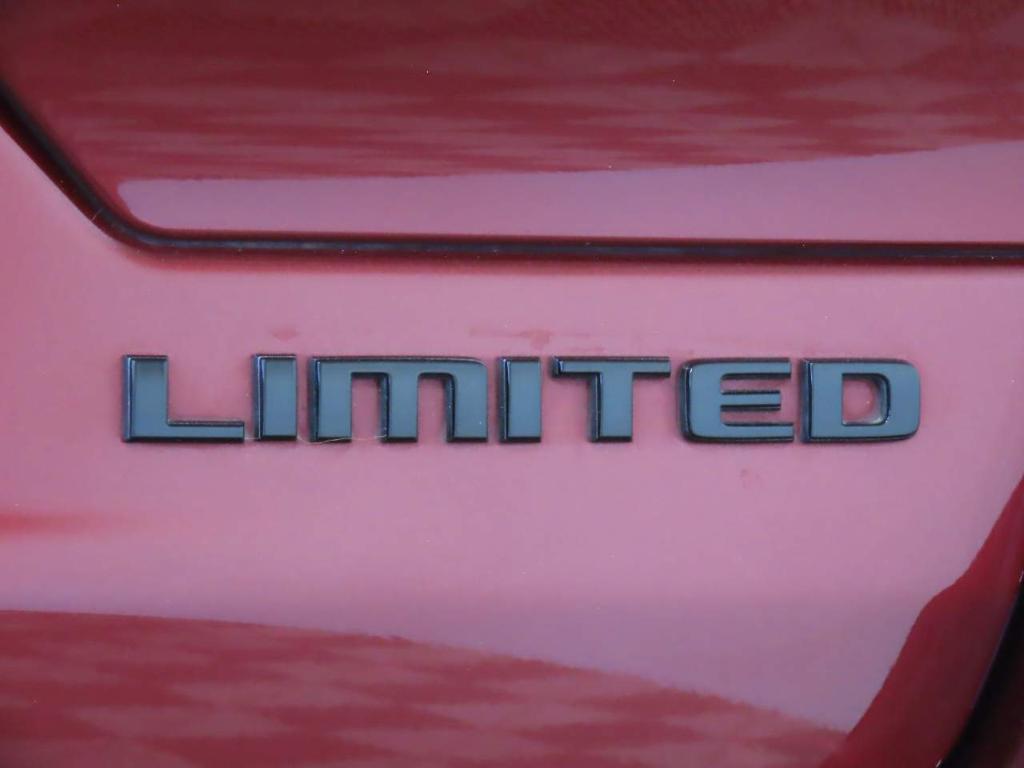 used 2023 Jeep Grand Cherokee car, priced at $33,629