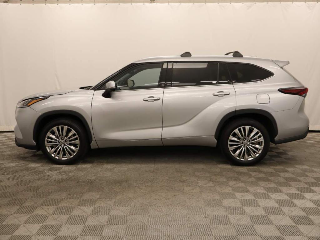 used 2024 Toyota Highlander car, priced at $48,139