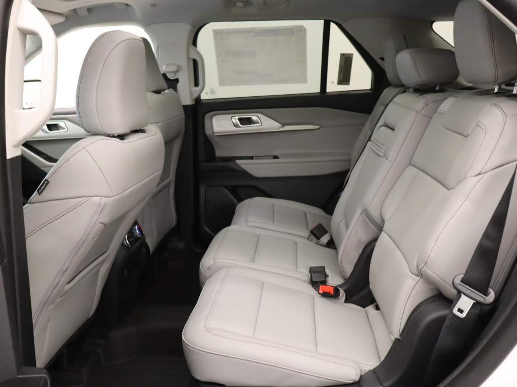 new 2025 Ford Explorer car, priced at $48,690