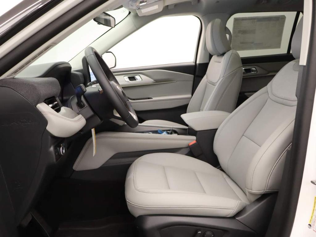 new 2025 Ford Explorer car, priced at $48,690
