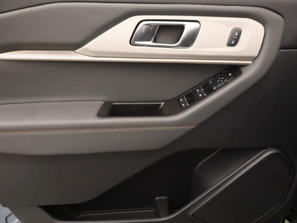 new 2025 Ford Explorer car, priced at $43,360