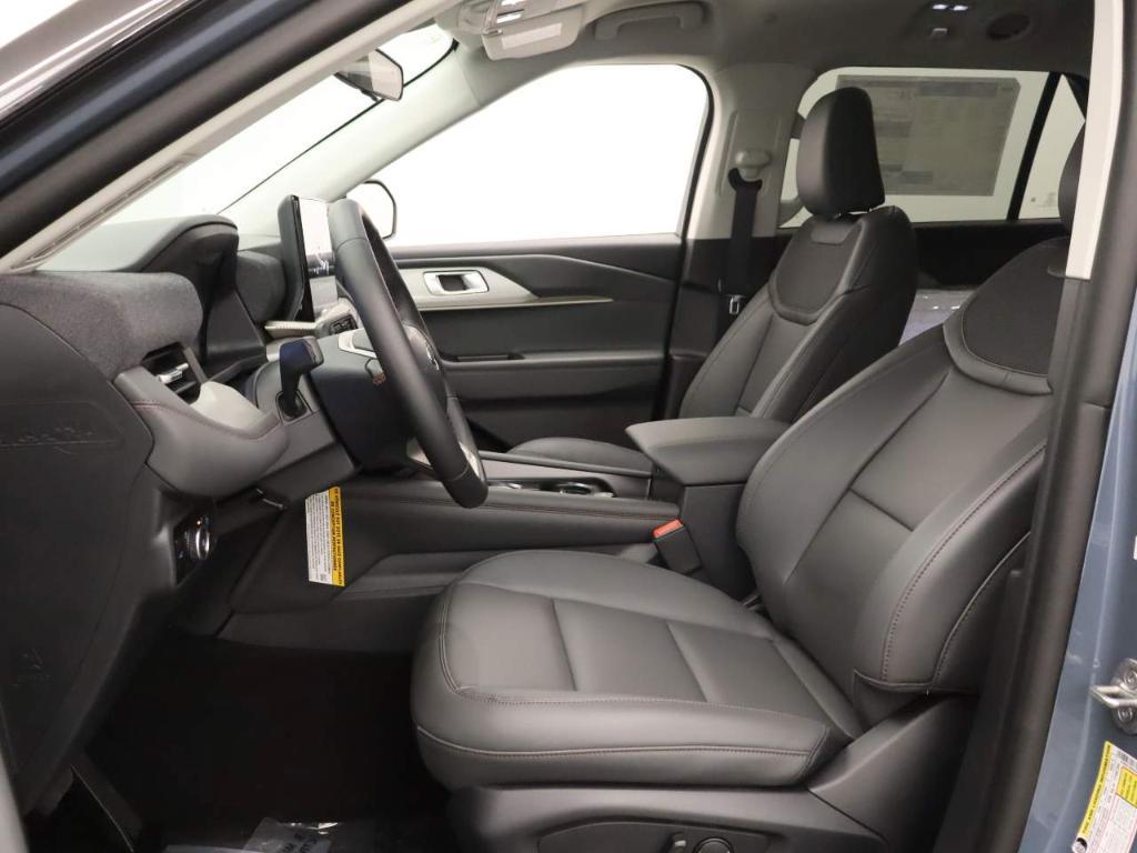 new 2025 Ford Explorer car, priced at $43,360