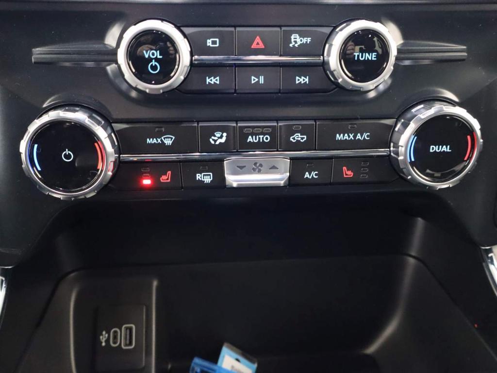 new 2025 Ford F-150 car, priced at $51,562