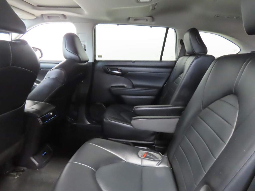 used 2022 Toyota Highlander car, priced at $30,541