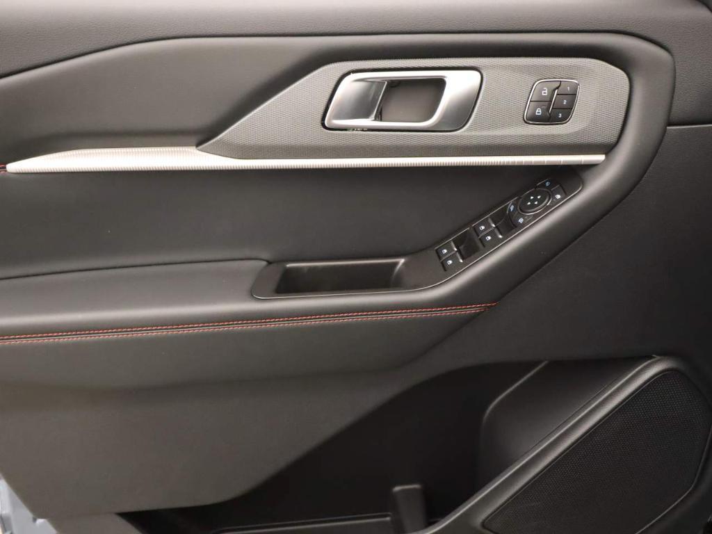 new 2025 Ford Explorer car, priced at $51,425