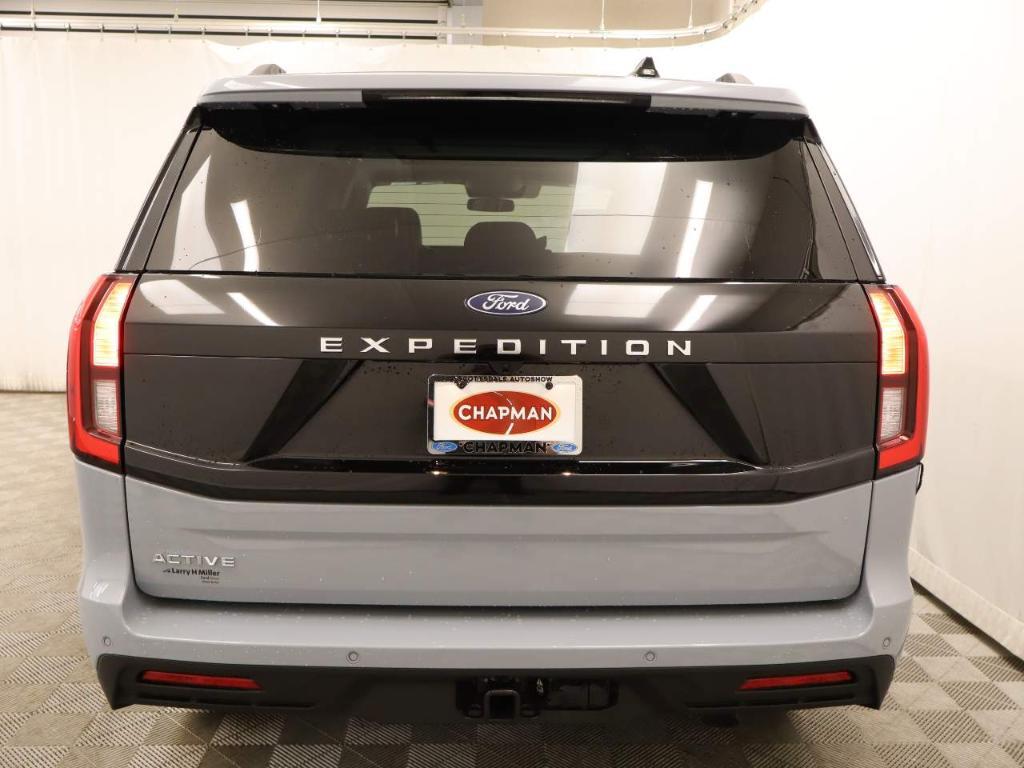 new 2025 Ford Expedition car, priced at $72,650