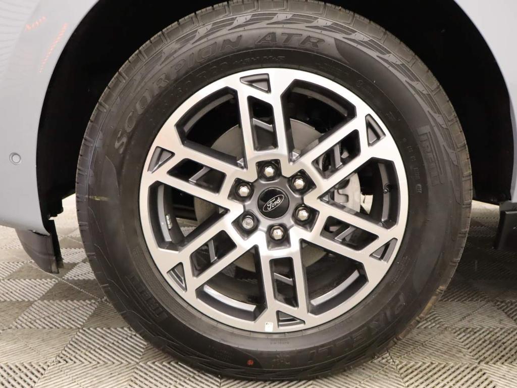 new 2025 Ford Expedition car, priced at $72,650