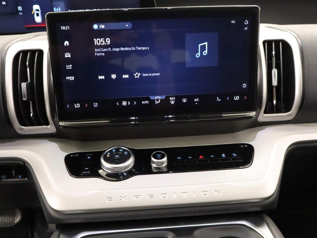 new 2025 Ford Expedition car, priced at $72,650