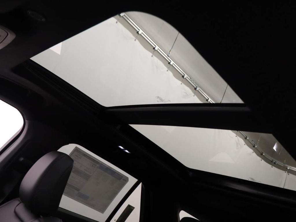 new 2025 Ford Explorer car, priced at $51,270