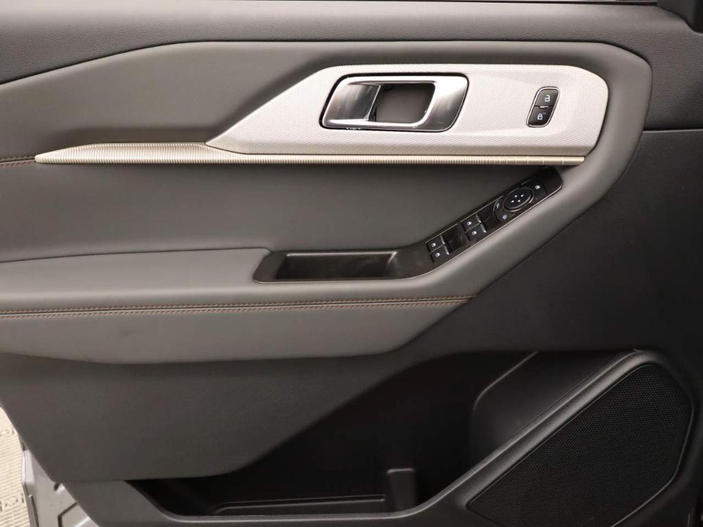 new 2025 Ford Explorer car, priced at $45,348