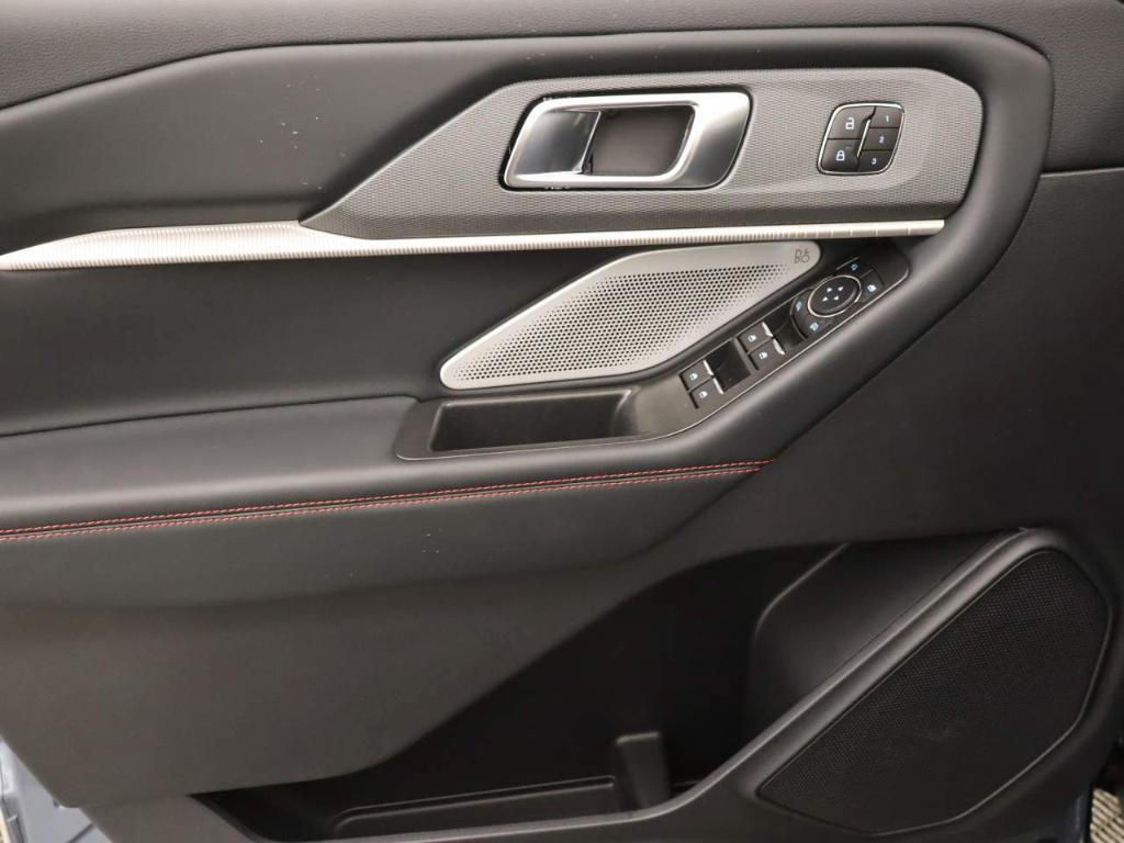 new 2025 Ford Explorer car, priced at $60,010