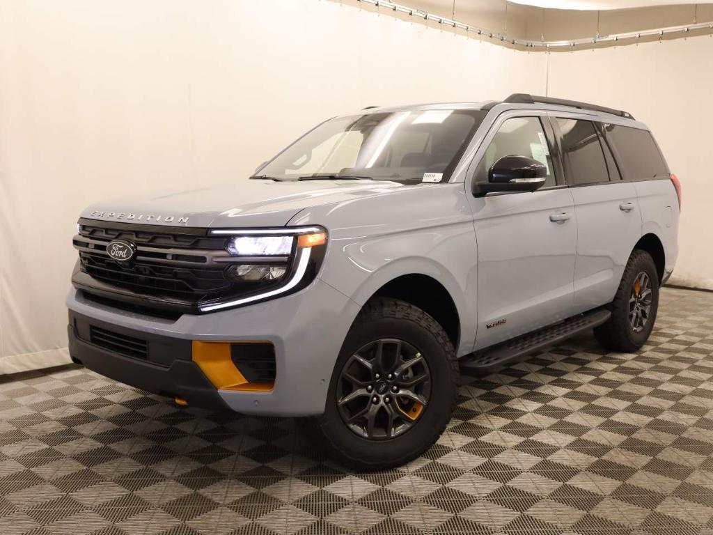 new 2025 Ford Expedition car, priced at $85,135